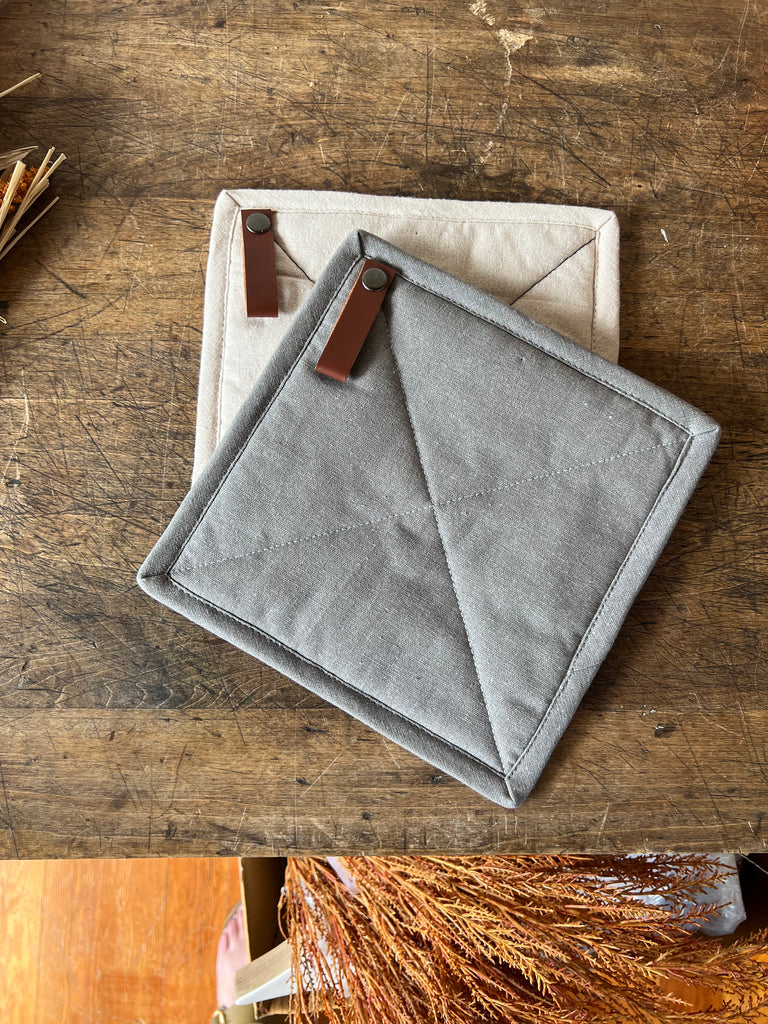 Pot Holder with Leather Strap