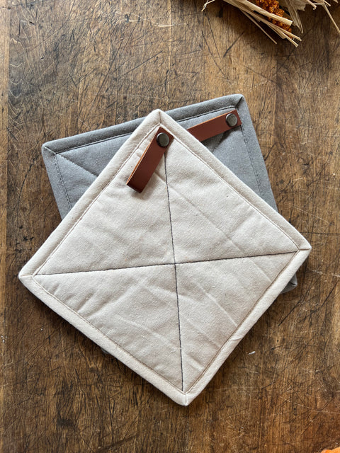 Pot Holder with Leather Strap